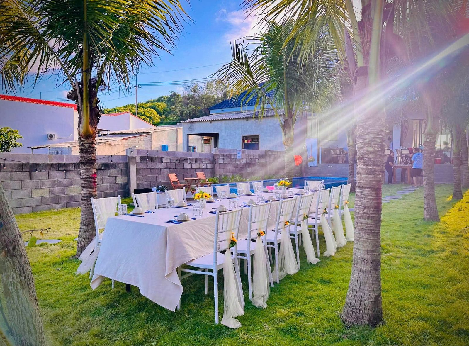 Trang trí tiệc ngoài trời